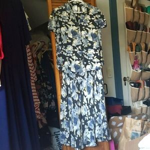 Jones new York shirt and skirt silk size 10